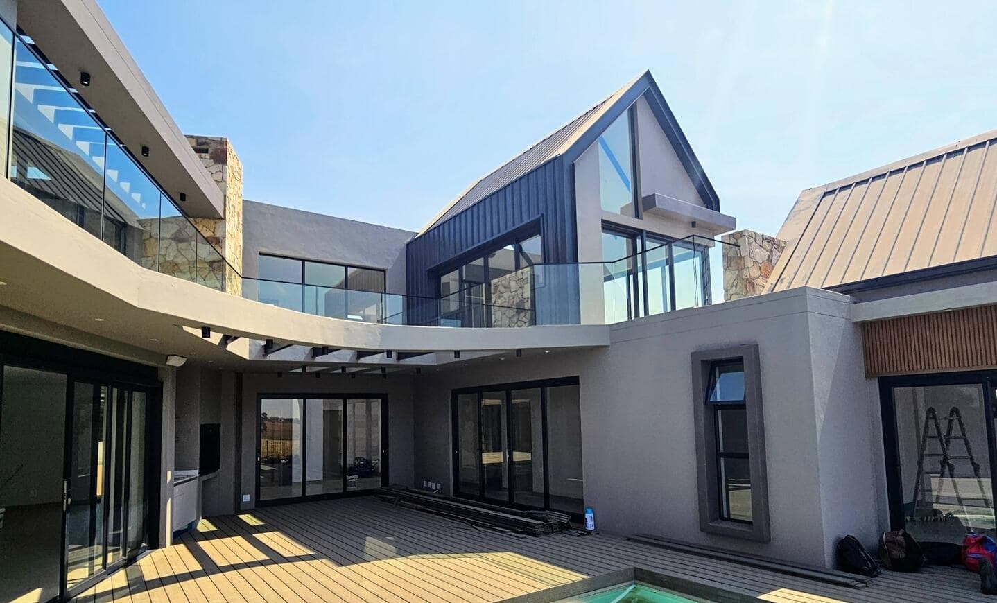 Premium glass and aluminium project