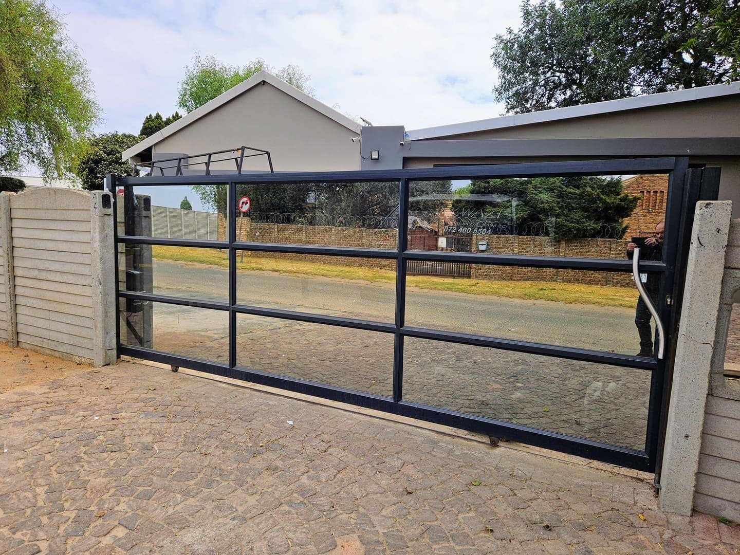 Gates & Garage Doors - Premium glass and aluminium solutions